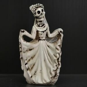 NWT Day Of The Dead Skeleton Bride Figurine